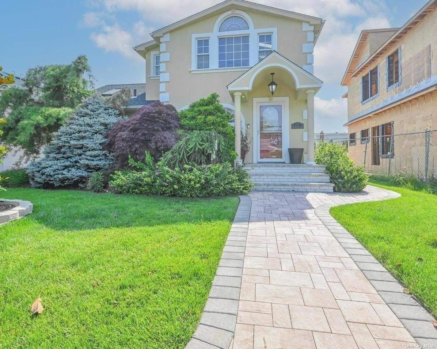 Pollok Pl, Syosset, NY 11791