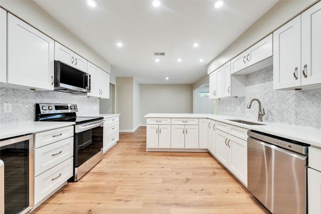 8111 Middle Ct, Townhouse with 3 bedrooms, 3 bathrooms and null parking in Austin TX | Image 11