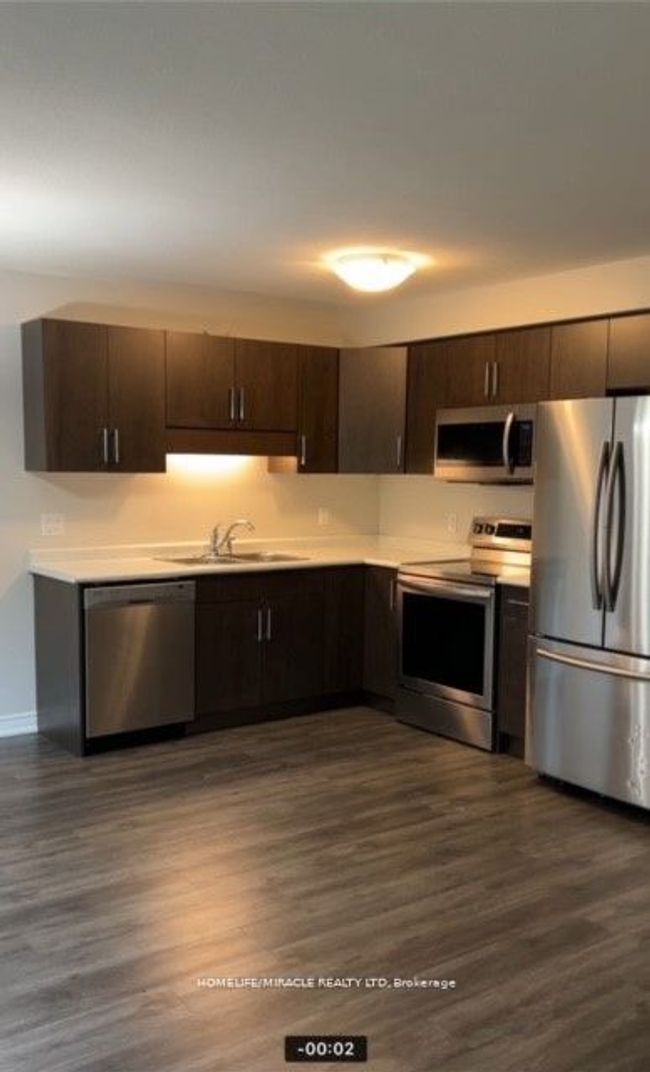 52 Haney Dr, House attached with 3 bedrooms, 3 bathrooms and 1 parking in Thorold ON | Image 5