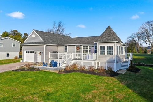 3 Clifford Dr, Westerly, RI, 02891-4454 | Card Image