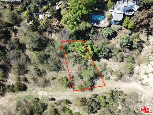 3895 Hopevale Dr, Sherman Oaks, CA, 91403 | Card Image