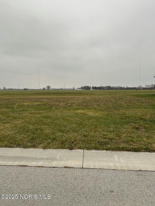 5548 Eagles Landing Dr, Oregon, OH, 43616-1125 | Card Image