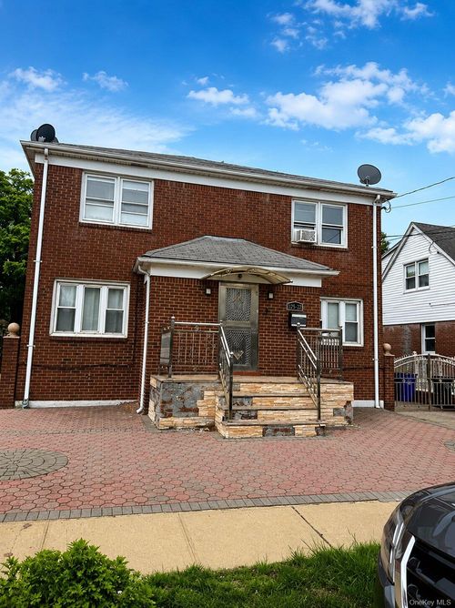 24720 136th Road, New York, NY, 11422 | Card Image