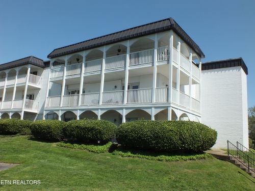 1326-5709 Lyons View Pike, Knoxville, TN, 37919-6462 | Card Image