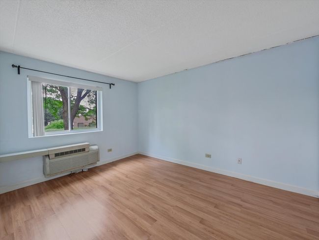APT-202 - 5600 Astor Ln, Condo with 2 bedrooms, 1 bathrooms and 2 parking in Rolling Meadows IL | Image 13