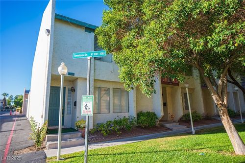3383 Townhouse Dr, Las Vegas, NV, 89121-3417 | Card Image