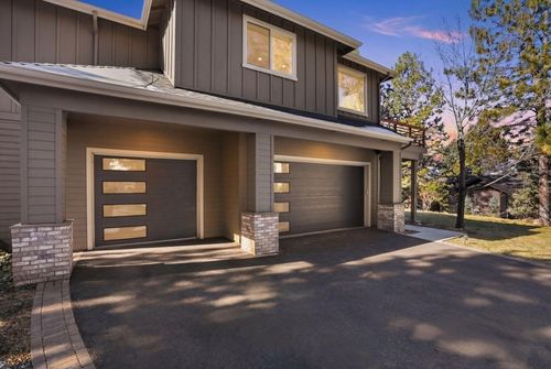 3374 Nw Windwood Way, Bend, OR, 97703-5424 | Card Image