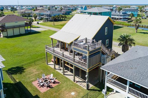 2932 Lakeside Dr, Crystal Beach, TX, 77650 | Card Image
