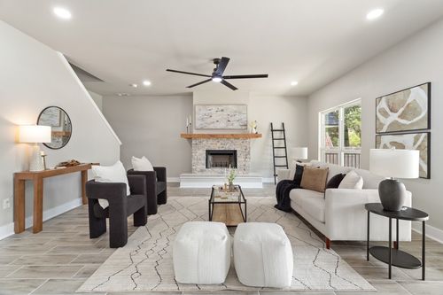 10 Honeysuckle Ln, Wimberley, TX, 78676-2006 | Card Image