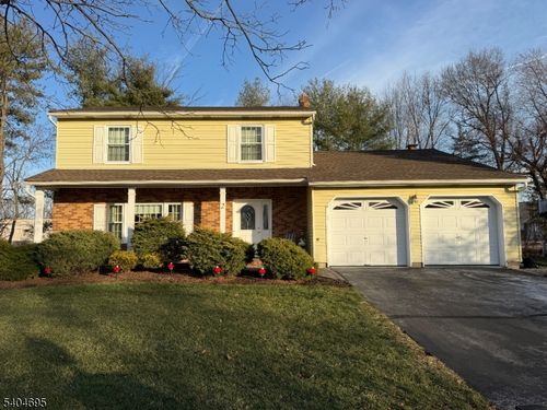 2 Michael Ct, Pompton Plains, NJ, 07444-1827 | Card Image