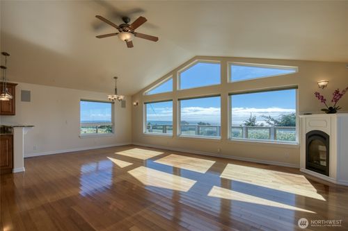 36 Duke Ln, Pacific Beach, WA, 98571-5051 | Card Image