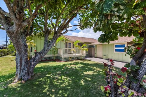 701 Kihapai St, Kailua, HI, 96734-5521 | Card Image