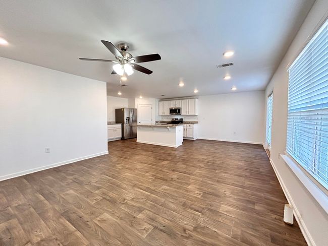 16 Family Room | Image 17