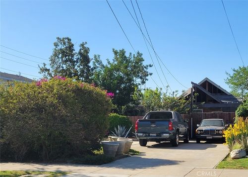 620 Virginia Ave, Santa Ana, CA, 92706-1742 | Card Image