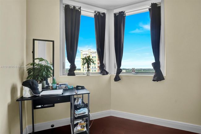 APT-2109 - 9055 Sw 73 Rd Ct, Condo with 3 bedrooms, 2 bathrooms and null parking in Pinecrest FL | Image 23