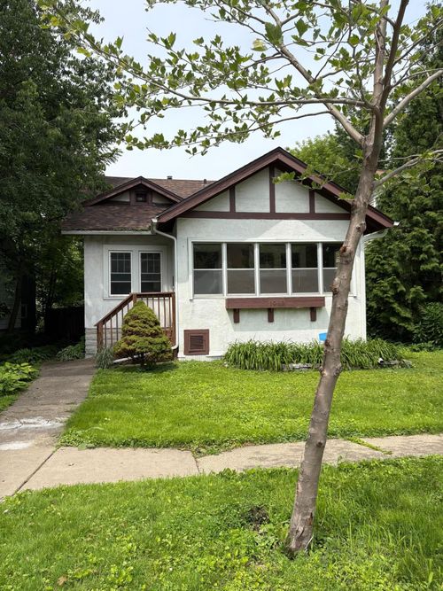 1089 24th Ave Se, Minneapolis, MN, 55414-2632 | Card Image