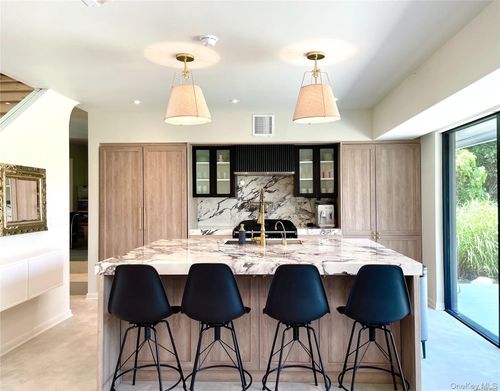 1050 King St, Orient, NY, 11957-1211 | Card Image