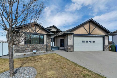82 Ingram Close, Red Deer, AB, T4R0A3 | Card Image