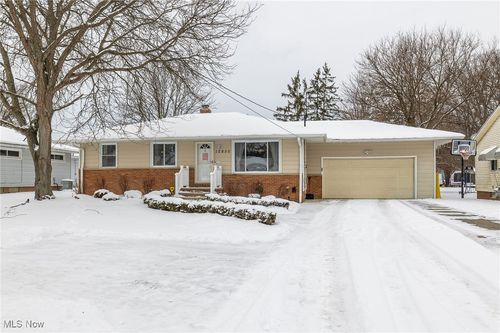 12850 W Sprague Rd, Parma, OH, 44130-7743 | Card Image