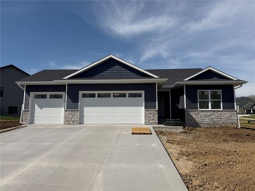 1415 Legend Dr, Tiffin, IA, 52340-1302 | Card Image