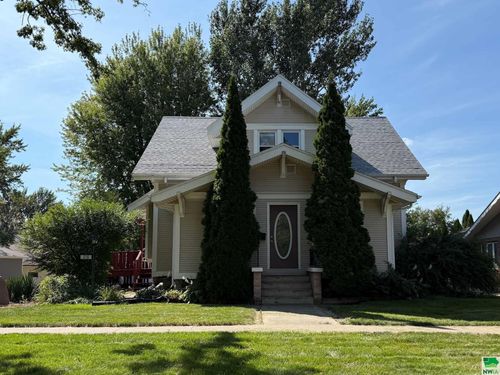 216 Arizona Ave Nw, Orange City, IA, 51041-1427 | Card Image