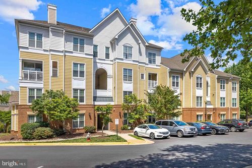 apt-102-2102 Highcourt Ln, HERNDON, VA, 20170-5891 | Card Image