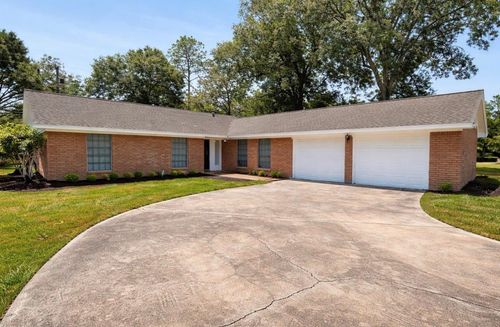 205 E Crestmont Dr, Alvin, TX, 77511-5203 | Card Image