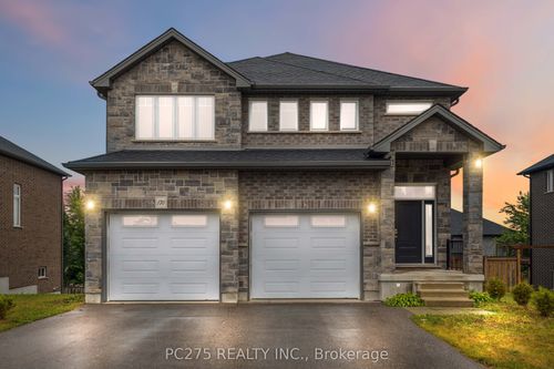 170 Queen St, Komoka, ON, N0L1R0 | Card Image