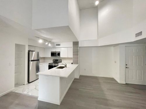 apt-203-7832 Sonoma Springs Cir, Lake Worth, FL, 33463-7940 | Card Image