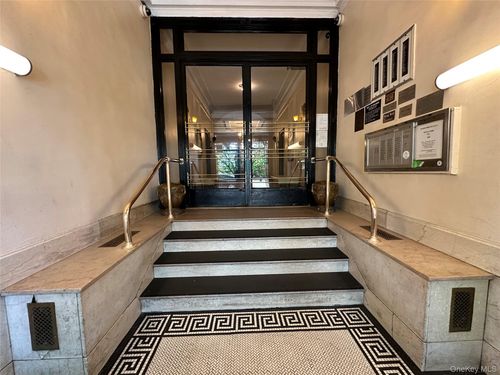 apt-7f-409 Edgecombe Ave, New York, NY, 10032-8027 | Card Image