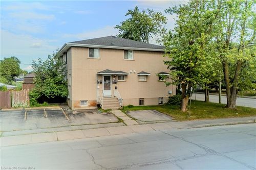 4-150 Hagar St, Welland, ON, L3B4J8 | Card Image