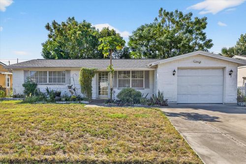 5352 Mosaic Dr, Holiday, FL, 34690-6521 | Card Image