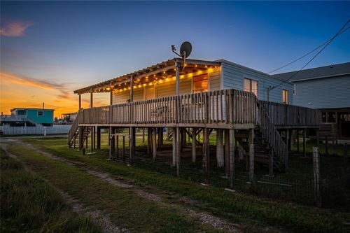 514 Texas St, Surfside Beach, TX, 77541-9165 | Card Image