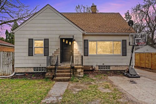 402 Patterson Ave, Bay City, MI, 48706-4140 | Card Image