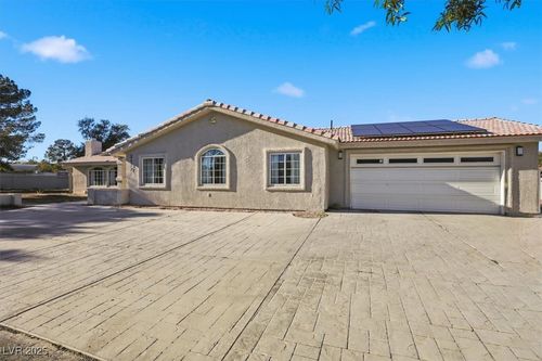 2177 Mohawk St, Las Vegas, NV, 89146-3311 | Card Image