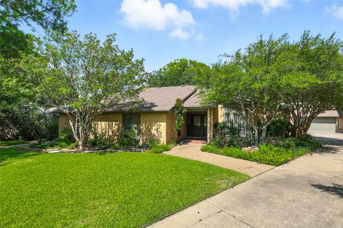2047 Sierra Pl, Lewisville, TX, 75077-7535 | Card Image