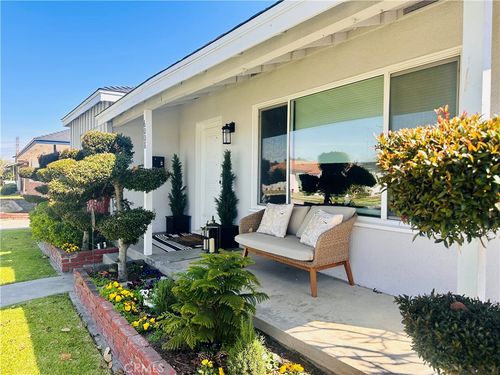 6008 Amos Ave, Lakewood, CA, 90712 | Card Image
