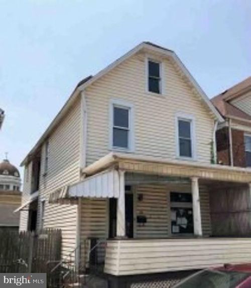 38 Walnut St, NATRONA HEIGHTS, PA, 15065-2617 | Card Image