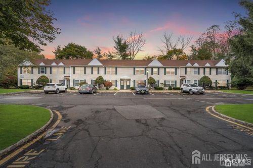 31 Hanover Sq, Middlesex, NJ, 08846-2287 | Card Image