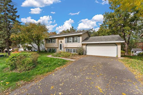 475 Springhill Rd, Vadnais Heights, MN, 55127-8527 | Card Image