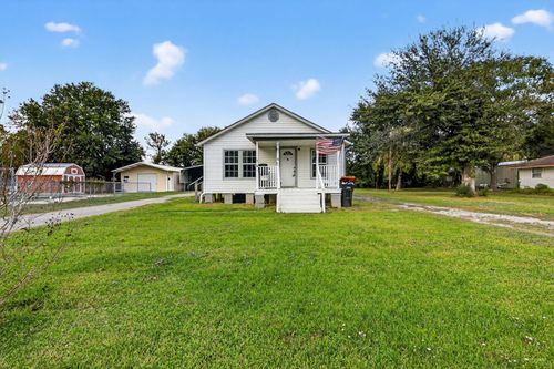 701 Lee Ave, Anahuac, TX, 77514-3564 | Card Image