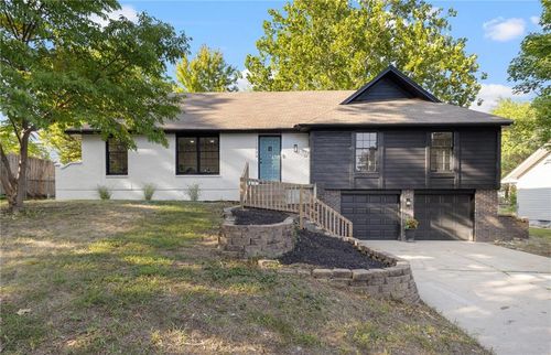 11006 E 85th St, Raytown, MO, 64138-3647 | Card Image