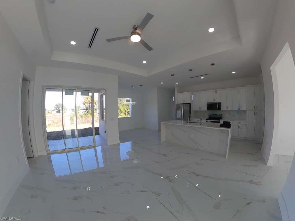 Residential in LEHIGH ACRES 2