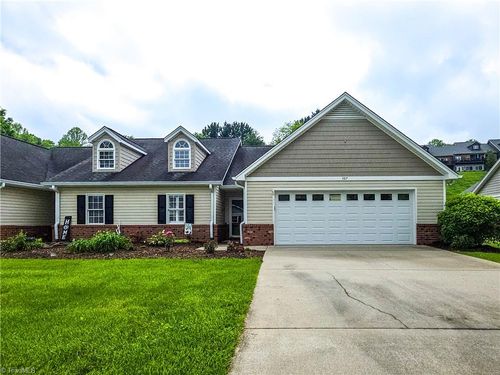 107 Plantation Place Ln, Mount Airy, NC, 27030-7268 | Card Image