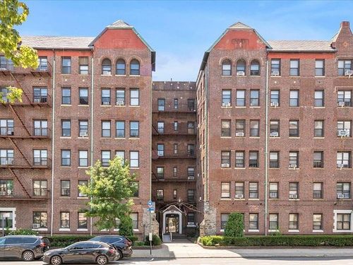 42-402 Bay Ridge Pkwy, Brooklyn, NY, 11209-2706 | Card Image