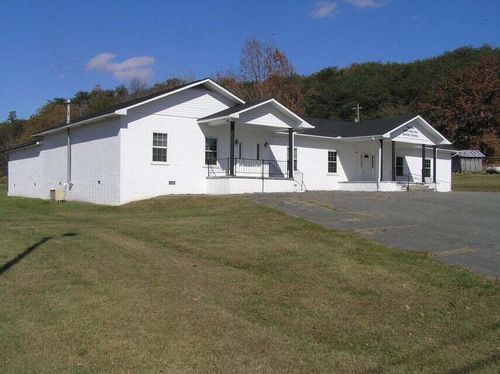 211 Rock Ave, Palmer, TN, 37365 | Card Image