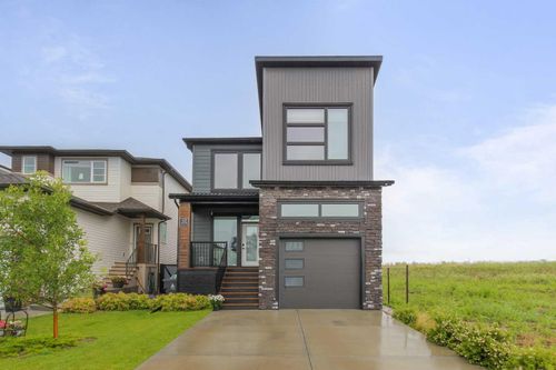 668 Aquitania Blvd W, Lethbridge, AB, T1J5N4 | Card Image
