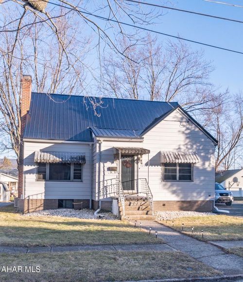 523 E Penn Ave, Altoona, PA, 16601-3749 | Card Image