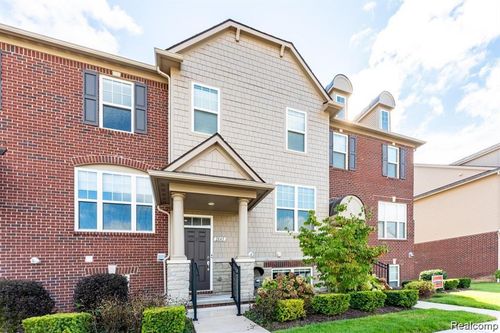 2845 Hartwick Dr, Rochester Hills, MI, 48307-4339 | Card Image