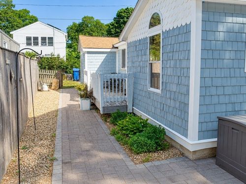 9 Medina Dr, Wareham, MA, 02571-2720 | Card Image